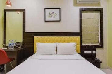 هتل Goroomgo Royal Crown Puri