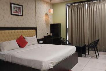 هتل Goroomgo Royal Crown Puri