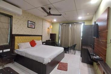 هتل Goroomgo Royal Crown Puri