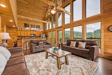 Bear Necessities   3 Bedrooms, 3 Baths, Sleeps 10 3 Cabin By Redawning