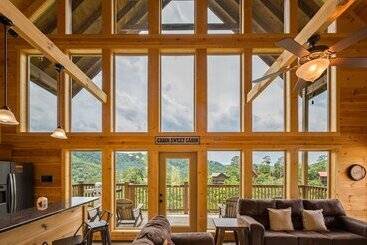 Bear Necessities   3 Bedrooms, 3 Baths, Sleeps 10 3 Cabin By Redawning