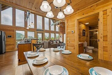 Bear Necessities   3 Bedrooms, 3 Baths, Sleeps 10 3 Cabin By Redawning