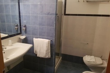 تختخواب و صبحانه Pizzo Calabro Resort Big Triple Room
