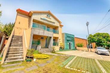 Jeju Badagreen Pension