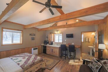 Сельский дом Spruce Cabin