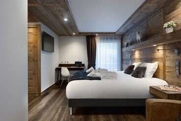 住所  Annapurna By Alpine Resorts