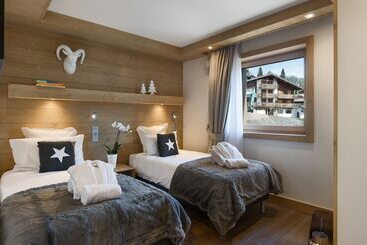 住所  Annapurna By Alpine Resorts