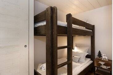 住所  Annapurna By Alpine Resorts