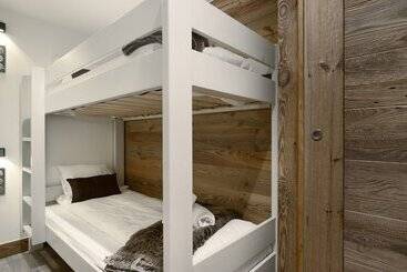 住所  Annapurna By Alpine Resorts