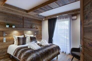 住所  Annapurna By Alpine Resorts