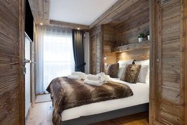 住所  Annapurna By Alpine Resorts