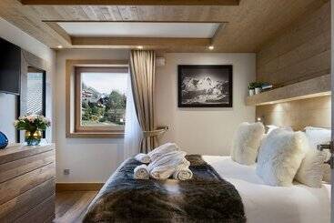 住所  Annapurna By Alpine Resorts