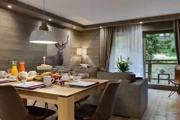 住所  Annapurna By Alpine Resorts