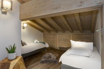 住所  Annapurna By Alpine Resorts