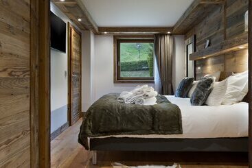 住所  Annapurna By Alpine Resorts