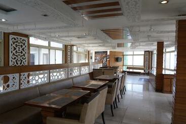 호텔 Value And Spa By Decentstayz