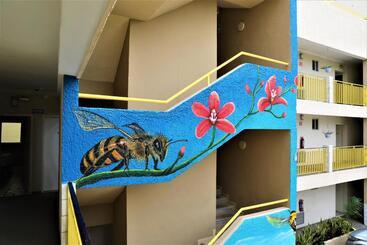 هتل 12 Bees By Kavia