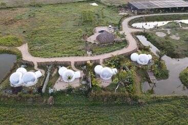 هتل Green Land Bubble Glamping By Mint