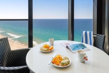 Meriton Suites Surfers Paradise