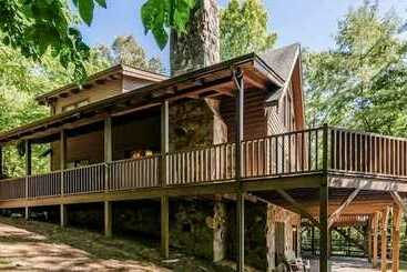 コテージ Second Breakfast  Spacious Wooden Cabin, Hot Tub, Close To Walking Trails, Fireplace By Redawning