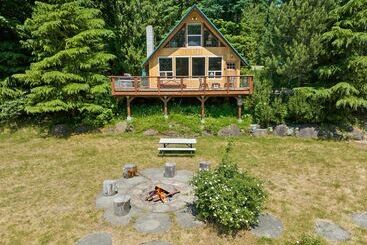 Cowlitz River Cabin