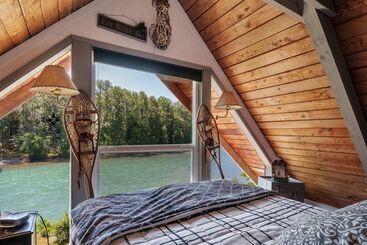 Cowlitz River Cabin
