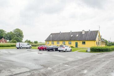 پانسیون Bruksparkens Hostel