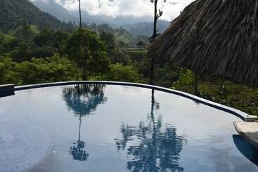Vista Verde Lodge   Hostel