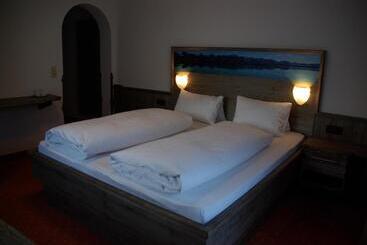 تختخواب و صبحانه Alpenhof Pension Garni