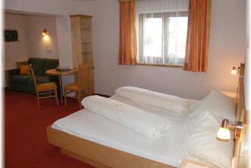 تختخواب و صبحانه Gästehaus Edelweiss