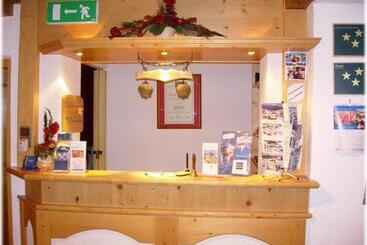 تختخواب و صبحانه Gästehaus Edelweiss