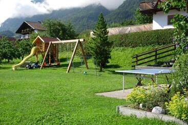 تختخواب و صبحانه Gästehaus Edelweiss