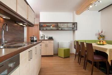 هتل Wellness Landhaus Parth