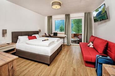 هتل Wellness Landhaus Parth