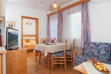 هتل Wellness Landhaus Parth