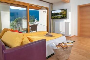 هتل Wellness Landhaus Parth