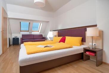 هتل Wellness Landhaus Parth