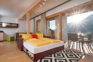 هتل Wellness Landhaus Parth