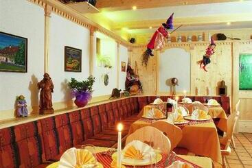 هتل Wellness Landhaus Parth