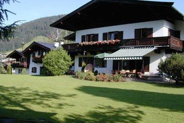 Pension Landhaus Gasteiger - Kitzbuhel