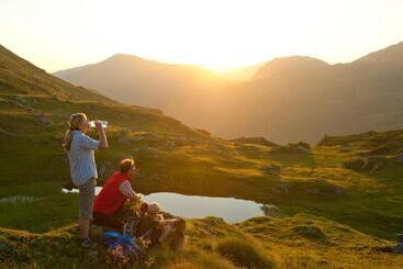 تختخواب و صبحانه Garni Sonnblick