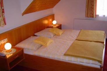 تختخواب و صبحانه Landhaus Hinteregger