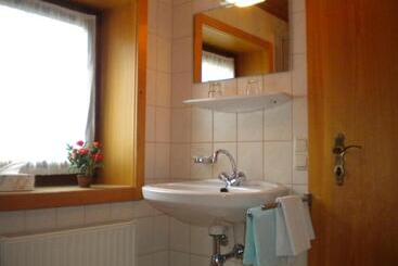 تختخواب و صبحانه Landhaus Hinteregger