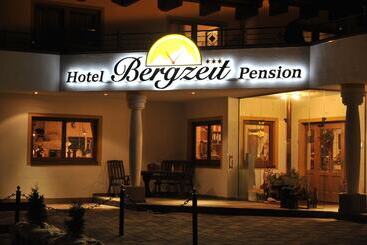 هتل Bergzeit By Seven