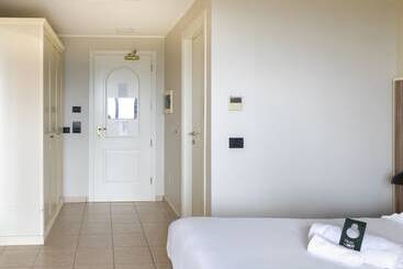B&b Hotel Pomezia Cortese