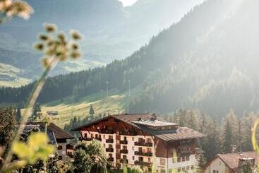 هتل Dolomiti