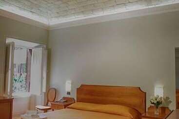 هتل Domus Real Cardello