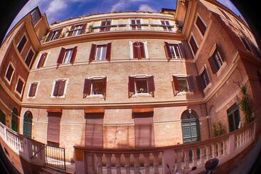 هتل Domus Real Cardello