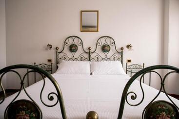 هتل E Locanda La Bastia