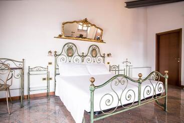 هتل E Locanda La Bastia